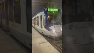 Tram 4 in de richting van Den Haag de Uithof vertrekt met een tyfoon [upl. by Johny]