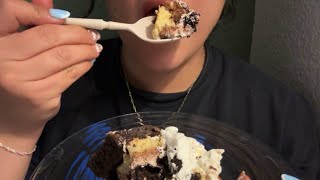 ASMR comiendo pastel 🍰 de tres leches y chocolate 😮‍💨🤤 [upl. by Chamberlain284]