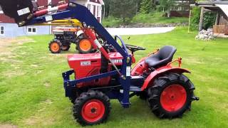 kompakttraktor kubota B7000 and B7001 med lastare [upl. by Doralynn]