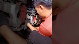 palit ng bago brake pad subra nipis na kaya pala may natunog pag na preno need na palitan [upl. by Eenhat]