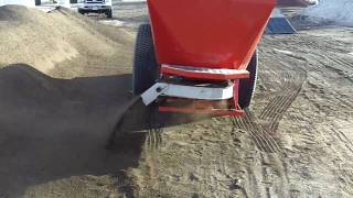 Gearmore SCU1000 Compost Spreader Banding Single Row [upl. by Haughay229]