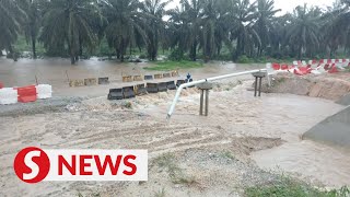 Floods Mersing first Johor district to be hit [upl. by Odanref]