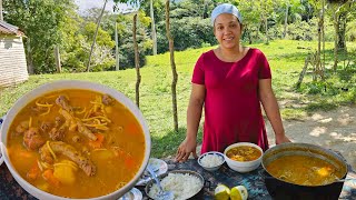 Con Patas De Pollo y Verduras Criollas Sopa Tradicional A La Leña La vida del campo [upl. by Nosniv]