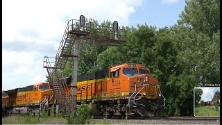 Hankinson bound Xtrain powering out of Medina ND siding under an old cantilever signal [upl. by Lough]