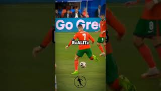 Pour quelle raison Cr7 a porté ces crampons rose [upl. by Anhsirk]