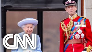 Rainha Elizabeth II aparece na sacada do Palácio de Buckingham em quotJubileu de Platinaquot  NOVO DIA [upl. by Goldina]