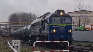 ST441256 z cysternami zakładów tłuszczowych z Kruszwicy Przejazd Kolejowy Fabryczna Inowrocław [upl. by Ycnaffit]