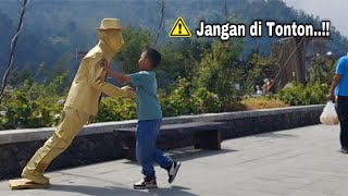 Patungnya Roboh Statue prank funniest Reactions Prank Patung Hidup [upl. by Brill130]