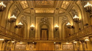 Chicago Loop Walk to the Congress Plaza Hotel purportedly haunted [upl. by Hsiwhem]