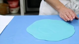 How to Trace an Outline on a Fondant  Fondant Designs amp Tips [upl. by Armington]