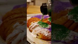 Traditional New Orleans King Cake decoration kingcake mardigras neworleans food [upl. by Anikas686]