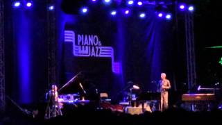 Claudio Baglioni e Danilo Rea  Chissà se mi pensi  Piano amp Jazz  Negombo  27082014 [upl. by Alleyne]