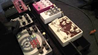 Pedalboard Looping  Boss RC30 EQD Bit Commander Rainbow Machine Hexe Revolver Pigtronix Echolution [upl. by Noyar]