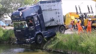 Vrachtwagen te water door ongeluk aan de Burgerweg [upl. by Hanikehs]