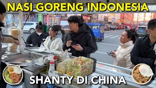 AKHIRNYA JUAL NASI GORENG KHAS INDONESIA DI CHINA TERNYATA LUDES COCOK DENGAN SELERA WARGA CHINA🥹 [upl. by Aihsram]