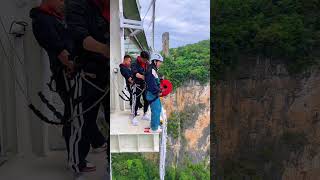 Come on little sister Shout out loud if you are scared Check in at Zhangjiajie Grand Canyon G [upl. by Reiche]