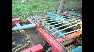 AMB ROUSSET  RAMASSEUSE A POMMES R60  CIDER APPLE HARVESTER  RECOGEDORA MANZANAS R60 [upl. by Ettennad]