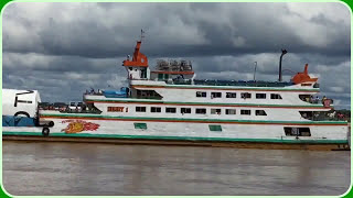 Pucallpa Iquitos en lanchabarco full HD peru [upl. by Ahsiatal376]