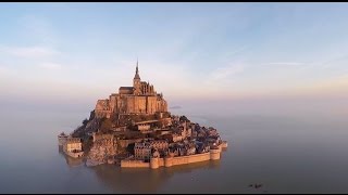 Grandes Marées  le MontSaintMichel redevient une île [upl. by Bronez]