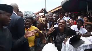 VP Yemi Osinbajo with market women at Gbagi market Ibadan as Tradermoni train reaches to Oyo State [upl. by Atiana]