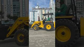 🚜na praia Balneário Camboriú turistandotododia [upl. by Heins462]