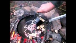 Recette de salade Vosgienne Bushcraft par Clément [upl. by Nimra]