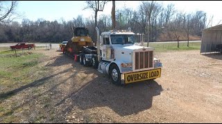 Peterbilt 379 Lowboy  Straight pipe Jake brakes [upl. by Alegnaoj]