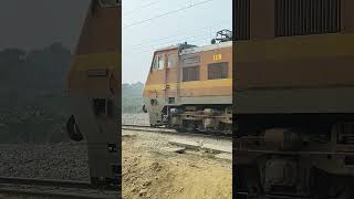 Intercity expresssorts varel train vedeo prayagraj [upl. by Aleil]