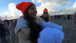 Nieuwjaarsduik Strand IJburg 2024 [upl. by Siegel540]