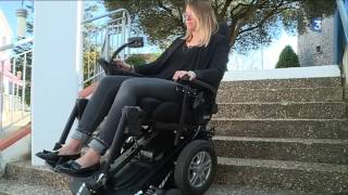 Une entreprise toulousaine invente le fauteuil roulant qui défie les escaliers [upl. by Zackariah]