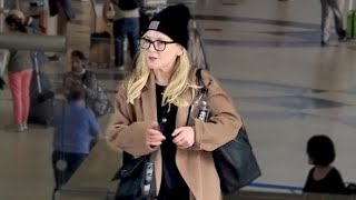 Rachael Harris Is Supercute At LAX In Her Carhartt Beanie And Trademark Frames [upl. by Maroney63]