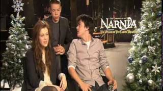 THE CHRONICLES OF NARNIA Interviews Liam Neeson Georgie Henley Skandar Keynes amp Will Poulter [upl. by Sherwin]