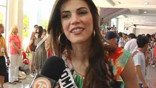 Miss Universe Vietnam 2008  Alex Medela entrevista a candidatas [upl. by Conni477]