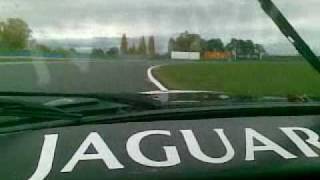 Jaguar XJS V12 Michel  probleme attachecapot  Circuit Nevers [upl. by Tnirb]