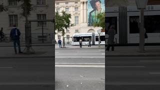 Radfahrer mit dem schwarzen Helmdriving bike helmet Ein Blick vom Balkon [upl. by Reed430]