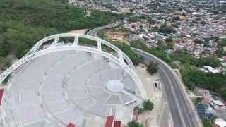 Auditorio Guelaguetza y Cerro del Fortín en Oaxaca desde el aire a vuelo de Dron [upl. by Perkin329]