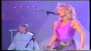 Peters pop show 1985 Mike Oldfield amp Anita HegerlandPictures in the dark [upl. by Wack719]