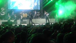 La Arrolladora Banda el Limón  Un camión pasajero y El muchacho alegre En Vivo [upl. by Alehc142]