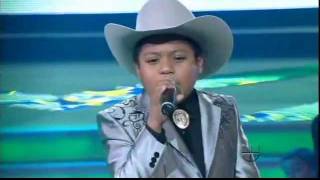 MIGUEL ANGEL cantando quotGolpes en el Corazonquot en Pequeños Gigantes [upl. by Hurd140]