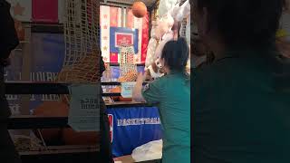 인형 뽑기 자유투 농구 4개 중 3골 성공 Street Carnival Basketball Arcade Game [upl. by Notloc983]