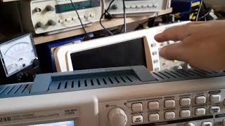 TEKTRONIX TDS2024B 200MHz 4CH [upl. by Arv]