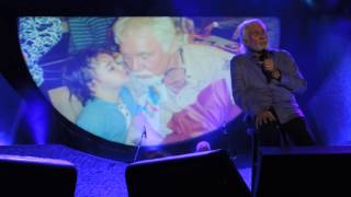 Kenny Rogers at the North Georgia State Fair singing quotTo Mequot amp his family comes on stage [upl. by Valerle]