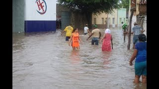 Grande enchente causa transtornos em ruas no centro de BodocóPE [upl. by Cristie]