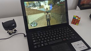 Notebook Ultra rodando alguns jogos Celeron N4020  UB230  UB235 [upl. by Kerby]