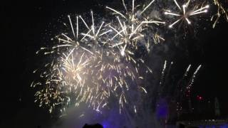 Spectacular View of Londons 2017 NYE Fireworks from Westminster Bridge White Area  4K 30fps [upl. by Redla]