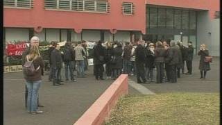 Parents et enseignants en colère Clermont [upl. by Helena505]