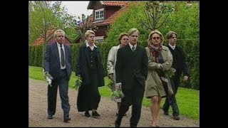 Sydnytt  Bo Widerbergs Begravning SVT 1997 [upl. by Arihppas845]