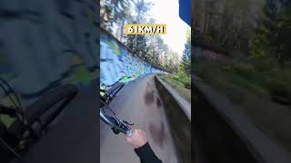 À quelle vitesse peuton rouler en VTT sur une piste de bobsleigh 👀🤯MattJones [upl. by Harlin]