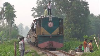 Podmorag Commuter train entering Kamarpara Railway Station  Trains of BD [upl. by Doraj]