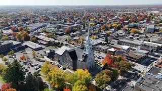 Église NotreDame de Granby QC en automne [upl. by Tillfourd]